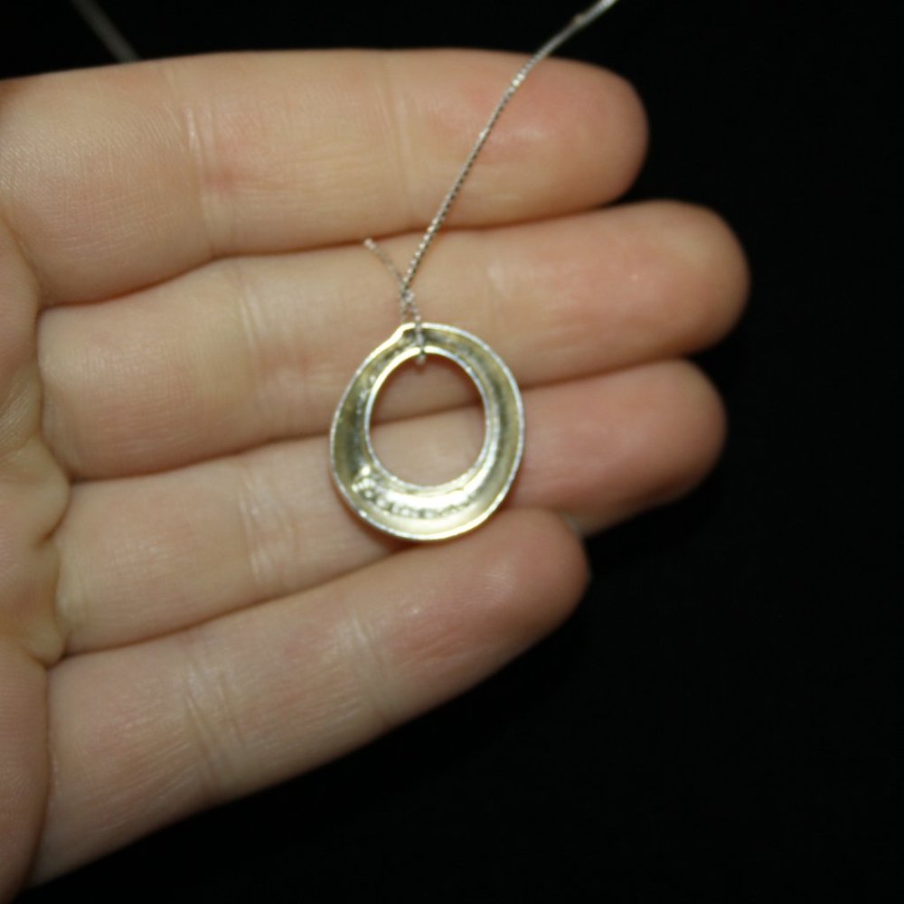Sterling silver oval pendant necklace 16" - Picture 2 of 4